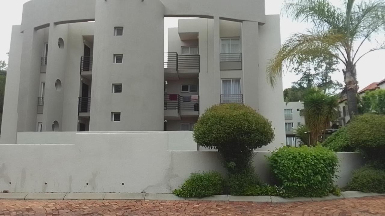 The Apartment On Katherine Street In Central Sandton Joanesburgo Exterior foto